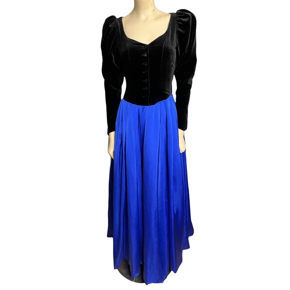 Laura Ashley Vintage Black Velvet Cinderella Holiday Dress - Picture 1 of 7